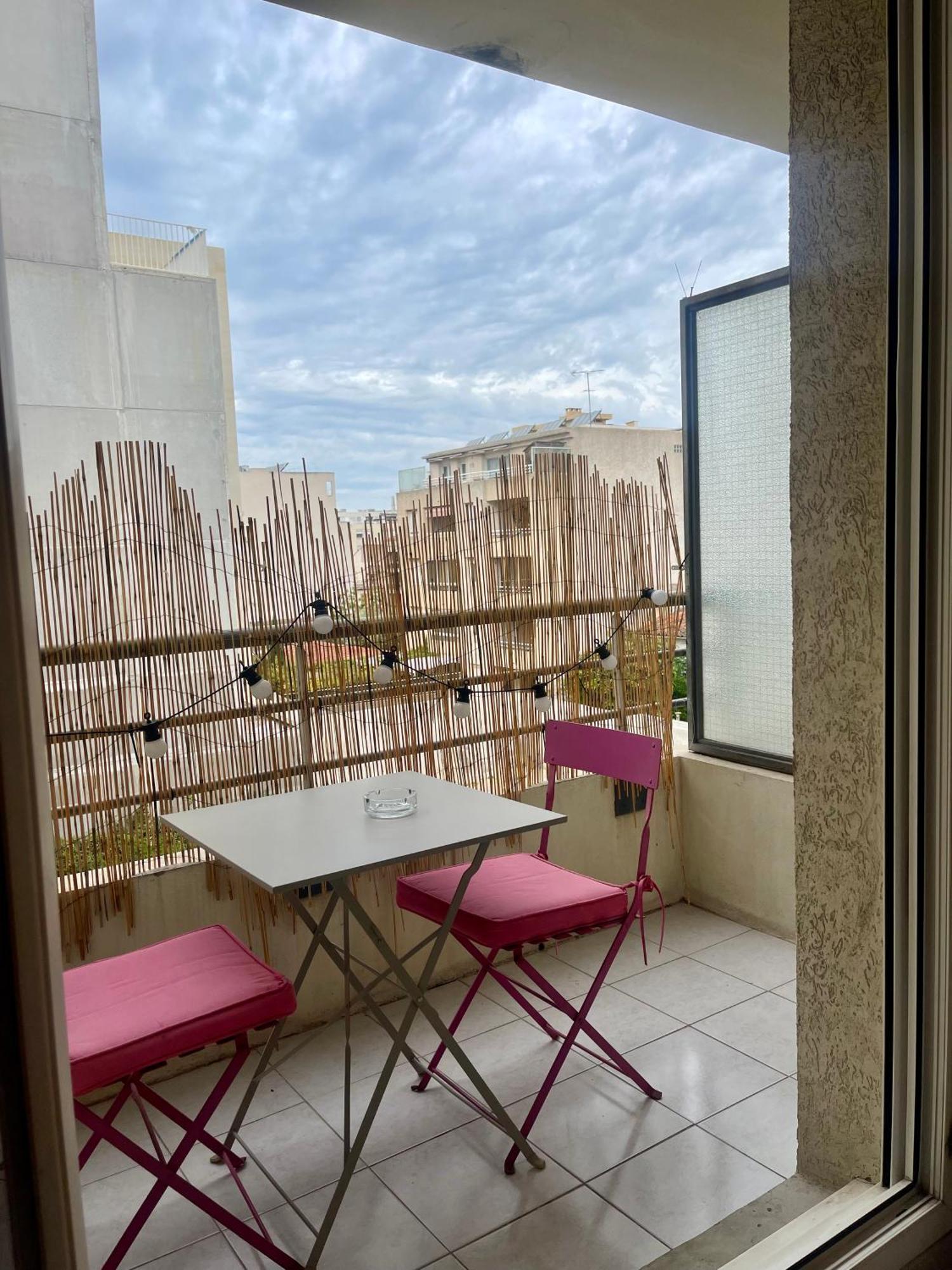 Studio Avec Place De Parking A La Timone Марсель Экстерьер фото